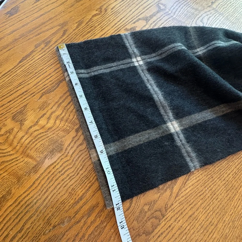 Jos. A. Bank Men’s Gray Plaid Cashmere Scarf
